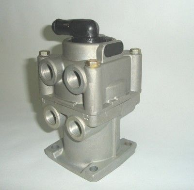 FOOT BRAKE VALVE  WITH 4HOLES
