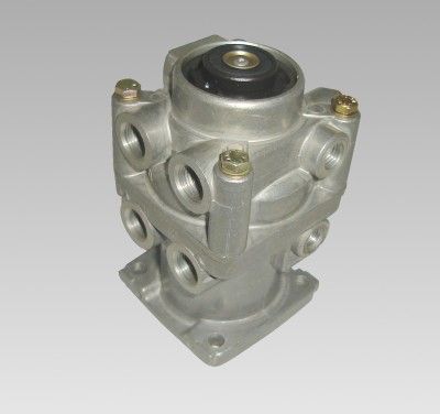 FOOT BRAKE VALVE 4HOLES AND 2SIDE DAF